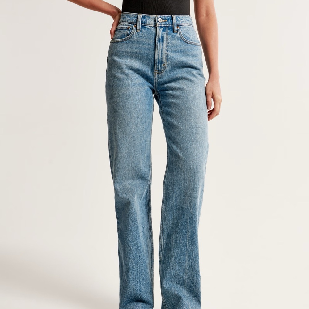 Abercrombie & Fitch High Rise 90s Relaxed Jean Extra Short (Worn Once)
